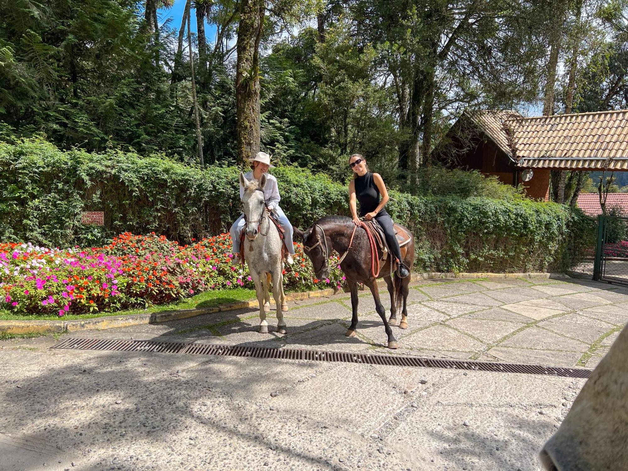 Hotel Fazenda Golden Park Кампус-ду-Жордан Екстер'єр фото